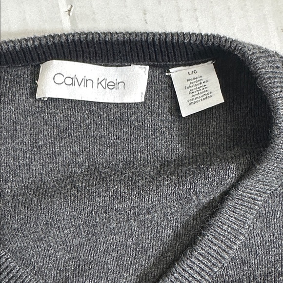 Calvin Klein Men’s Large Gray V-Neck Long‎ Sleeve Pullover Sweater Business Work - Picture 4 of 9